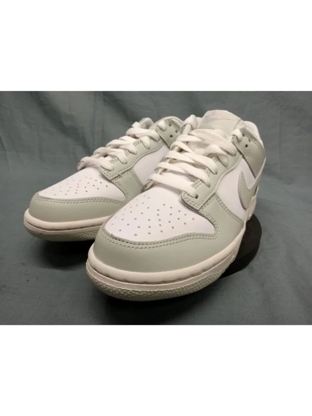 Nike Dunk Low (GS) Sneakers White Silver Photon Dust Boys Size 7 NEW IN BOX!